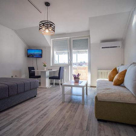 Apartament Apartman Sara Nowy Sad Zewnętrze zdjęcie