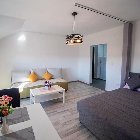 Apartament Apartman Sara Nowy Sad Zewnętrze zdjęcie