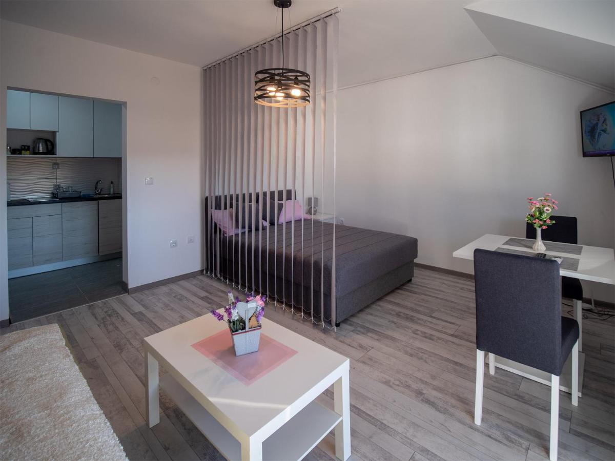 Apartament Apartman Sara Nowy Sad Zewnętrze zdjęcie